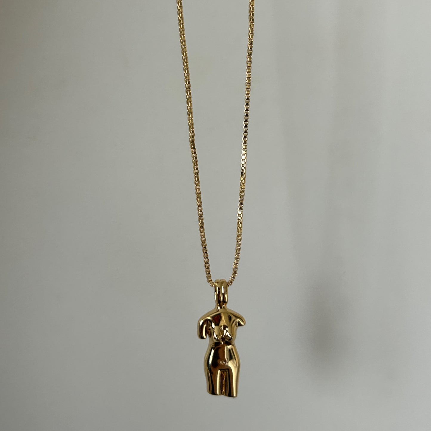 Venus necklace